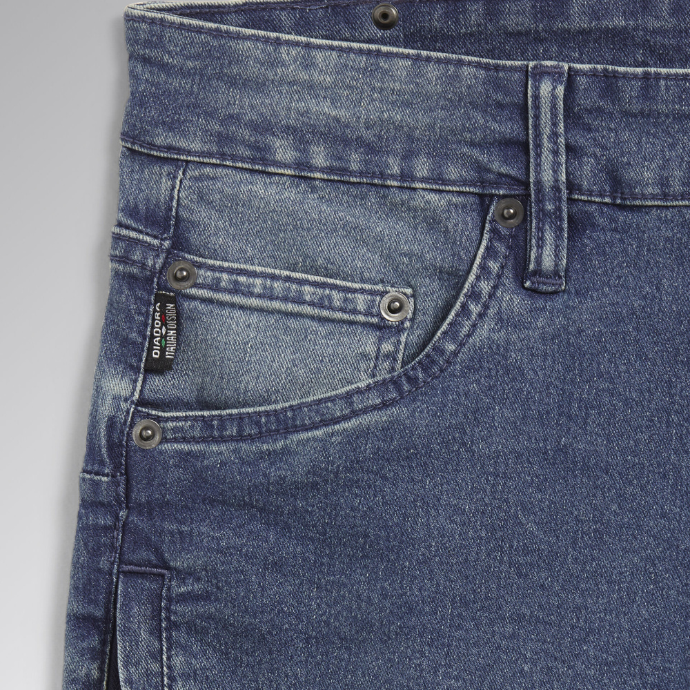 detail Hose DIADORA Stone 6 PKT Light Jeans Stretch