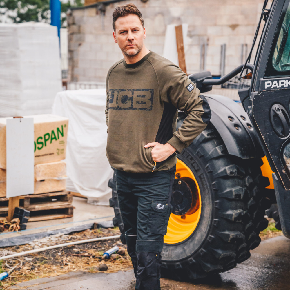 detail Herren-Sweatshirt JCB Trade Crew olive green