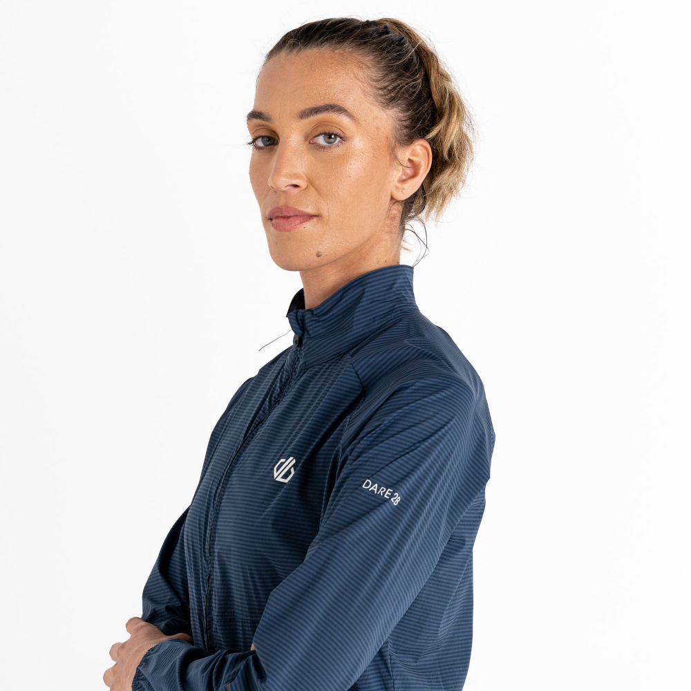 detail Jacke Damen DARE2B ResilientIIWshell