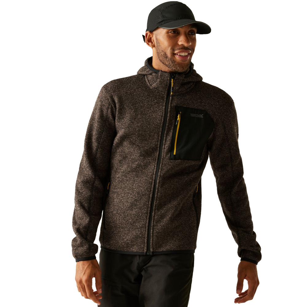 detail REGATTA Newhill braune Herren Outdoor-Kapuzenjacke, funktional und bequem