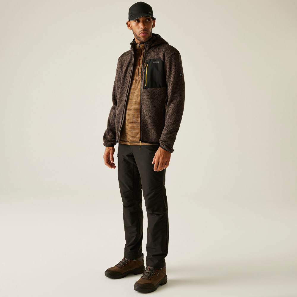 detail REGATTA Newhill braune Herren Outdoor-Kapuzenjacke, funktional und bequem