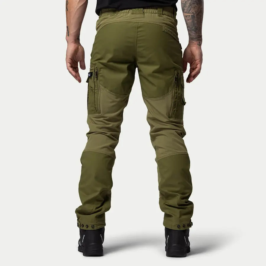 detail Beyond Nordic Sweden grüne Herren Outdoorhose stretch bequem wasserabweisend