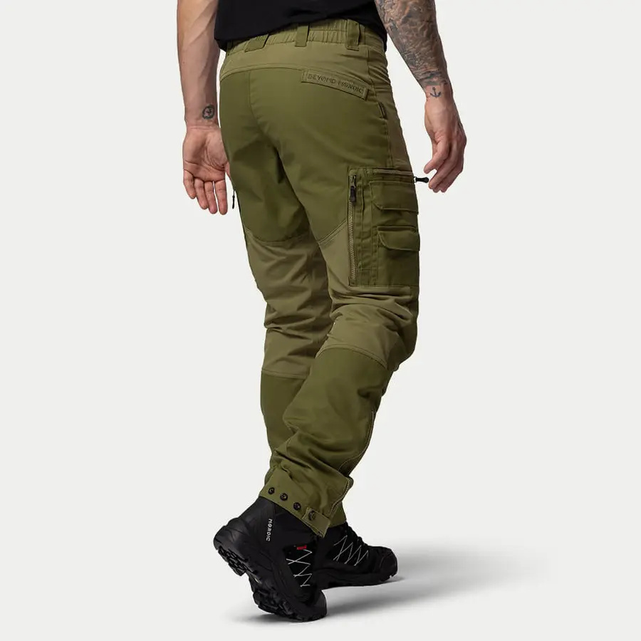 detail Beyond Nordic Sweden grüne Herren Outdoorhose stretch bequem wasserabweisend