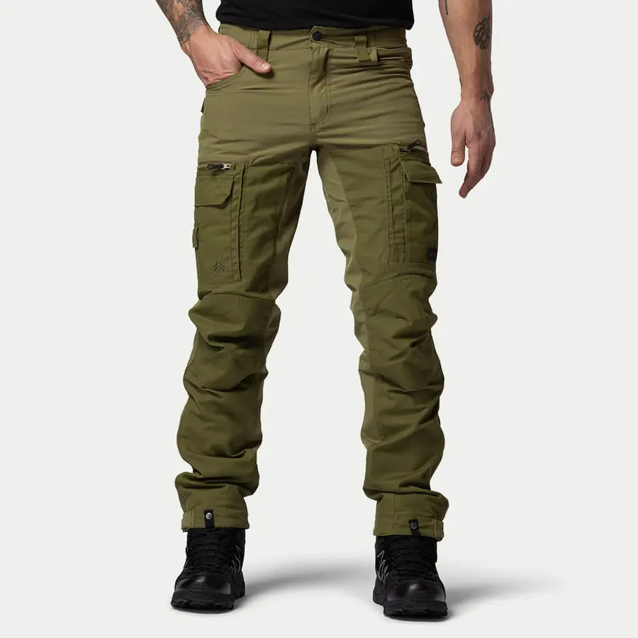 detail Beyond Nordic Sweden grüne Herren Outdoorhose stretch bequem wasserabweisend