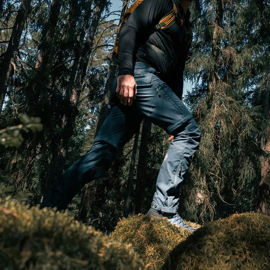 detail Beyond Nordic Sweden blaue Herren Outdoor-Zip-Off-Hose 2-in-1