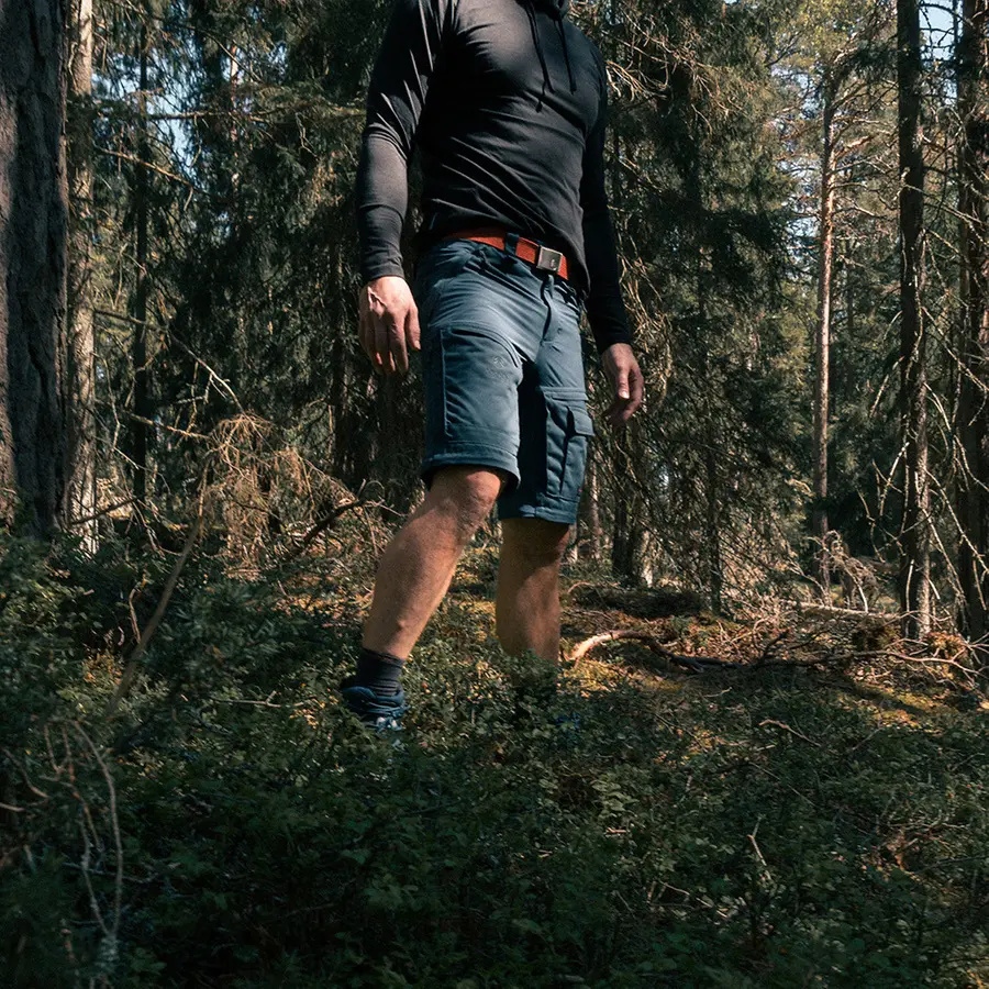 detail Beyond Nordic Sweden blaue Herren Outdoor-Zip-Off-Hose 2-in-1