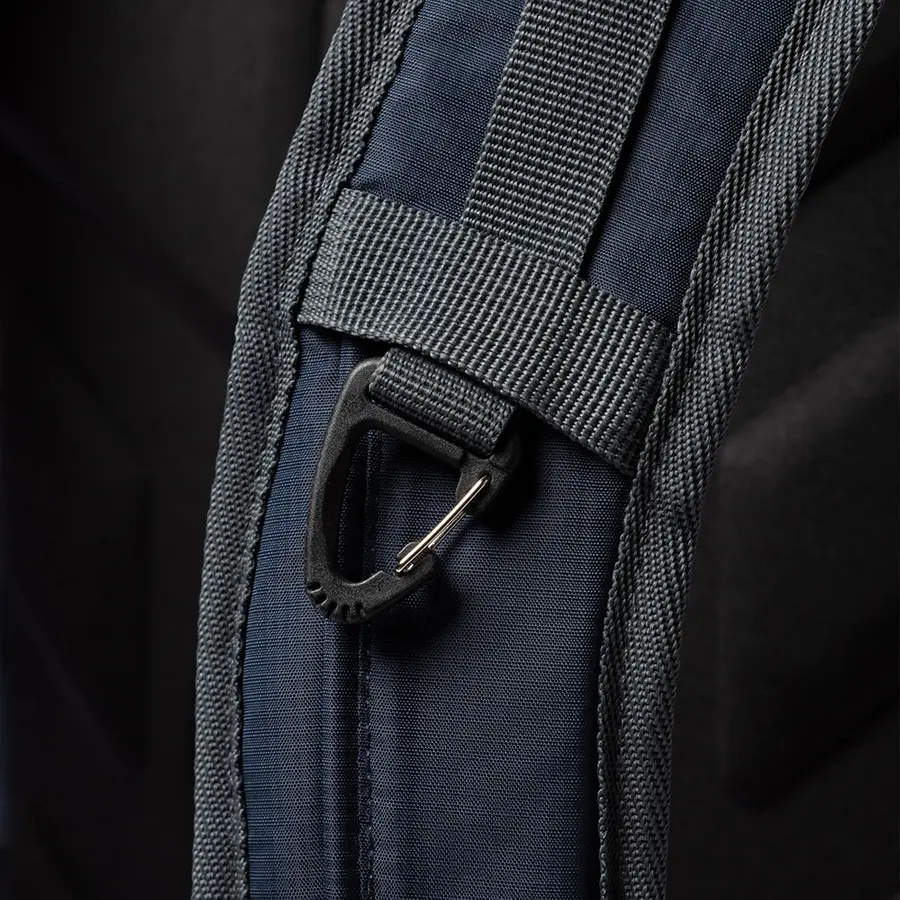 detail Beyond Nordic Sweden BN503 schwarzer Herren Outdoor Rucksack 20L