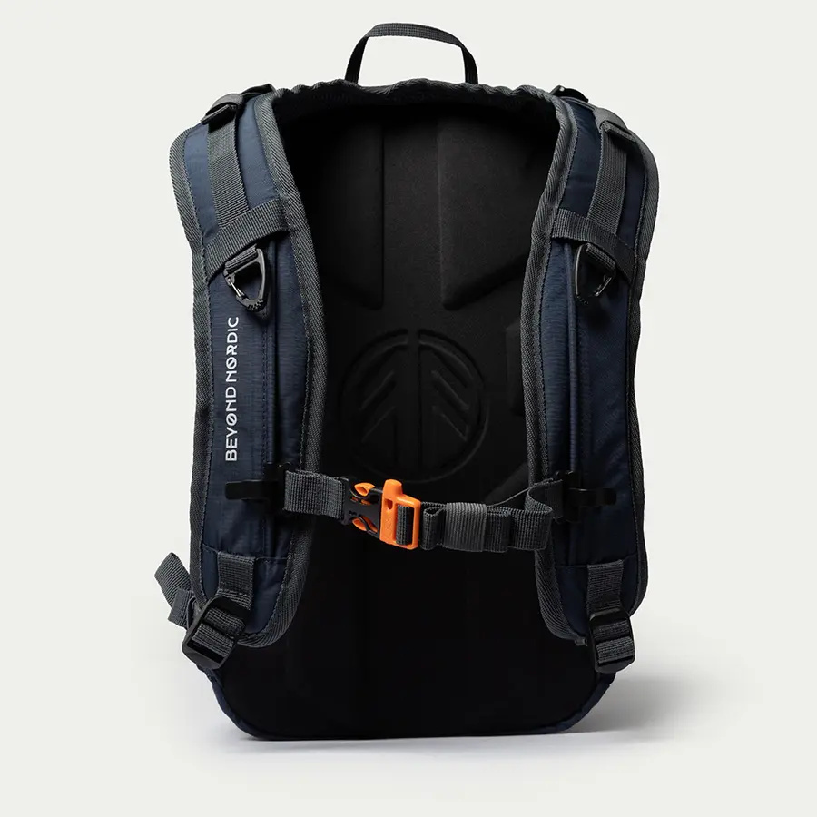 detail Beyond Nordic Sweden BN503 schwarzer Herren Outdoor Rucksack 20L