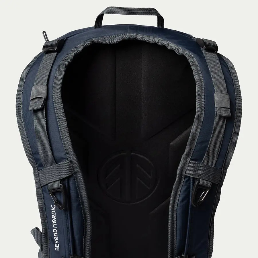 detail Beyond Nordic Sweden BN503 schwarzer Herren Outdoor Rucksack 20L